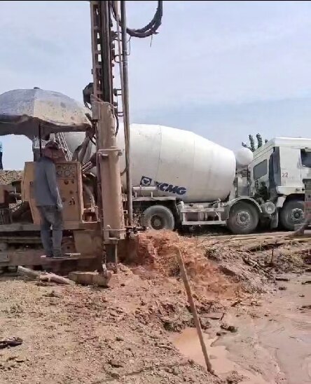 浠水岩石井施工